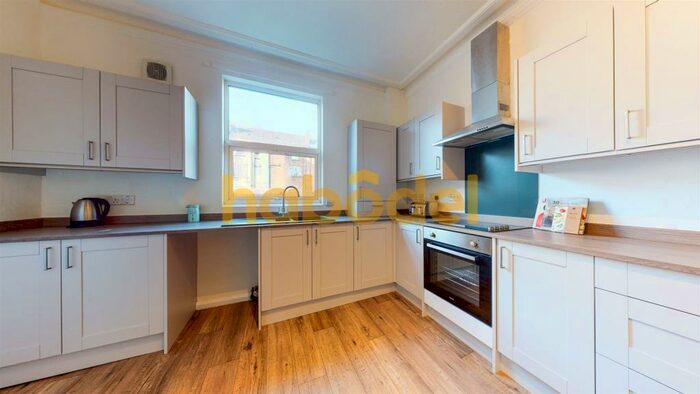 5 Bedroom Terraced House To Rent In Gathorne Terrace, Leeds, LS8
