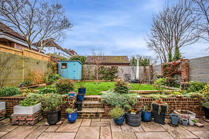 5 Bedroom Detached House For Sale In Woodland Drive, Hove, BN3