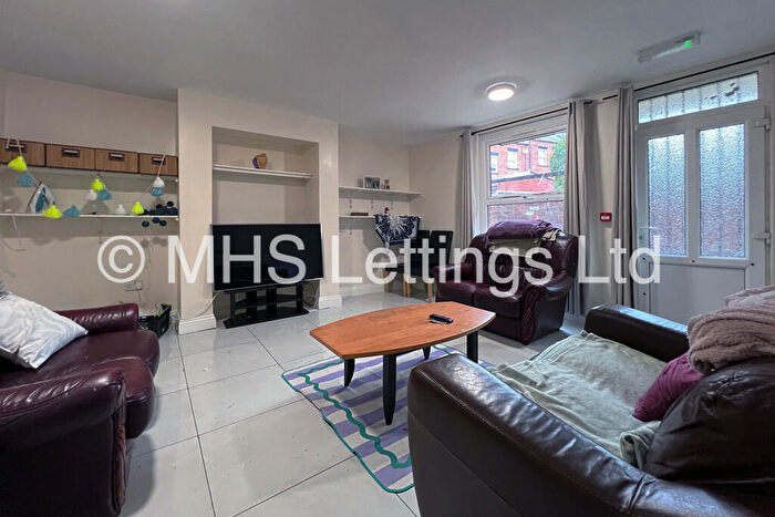 7 Bedroom Terraced House To Rent In Hyde Park Terrace, Leeds, LS6