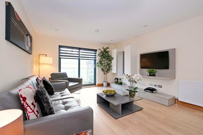 2 Bedroom Flat To Rent In Beaconsfield Mews, (Off Beaconsfield Place), Aberdeen, AB15