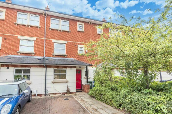 4 Bedroom Terraced House To Rent In Rickyard Close, Summertown, OX1