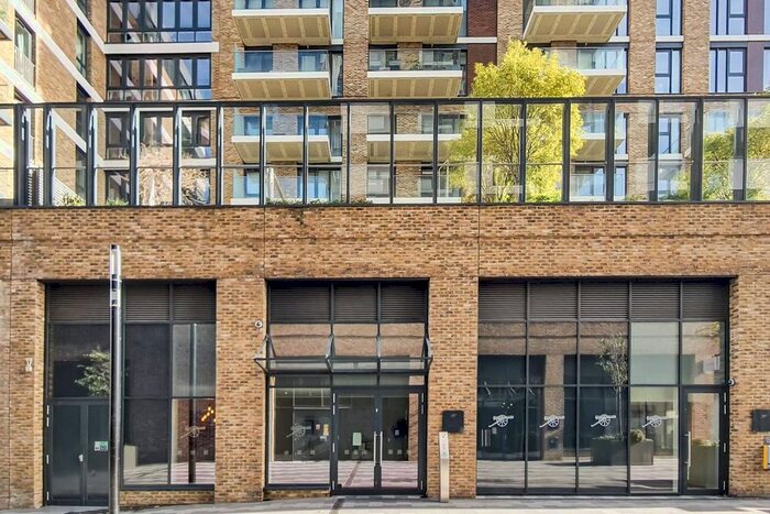 2 Bedroom Flat To Rent In Victory Parade, Woolwich, London, SE18