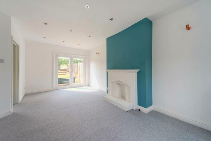 3 Bedroom Semi-Detached House To Rent In Kensington Avenue, Thornton Heath, CR7