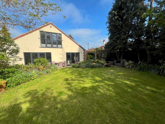 4 Bedroom Chalet To Rent In Broomhill, Downham Market, PE38