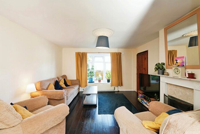 3 Bedroom End Of Terrace House For Sale In Blakeney Road, Patchway, Bristol, BS34