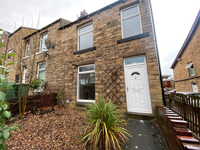 3 Bedroom Terraced House To Rent In Manor Street, Huddersfield, HD4