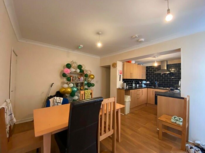 5 Bedroom Property To Rent In Kitchener Road, Southampton, SO17