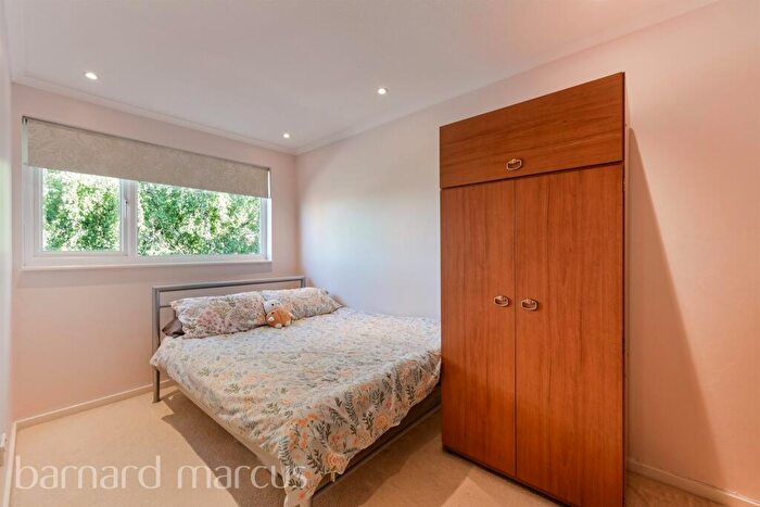 3 Bedroom Terraced House For Sale In Foxley Close, Redhill, RH1
