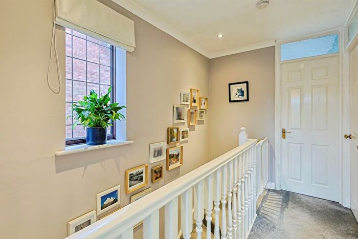 3 Bedroom Link Detached House For Sale In Tickhill Close, Lower Earley, Reading, RG6