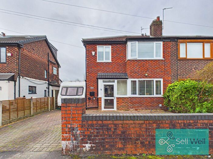 3 Bedroom Semi Detached House For Sale In Crawford Avenue, Worsley, Manchester, M28