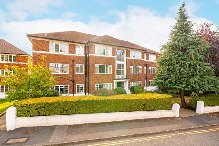 3 Bedroom Flat For Sale In Raymond Road, Wimbledon, SW19