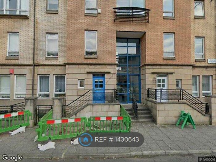 3 Bedroom Flat To Rent In Errol Gardens, Glasgow, G5