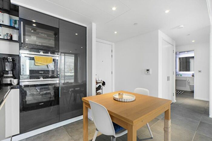 1 Bedroom Flat For Sale In Dollar Bay Place London, E14