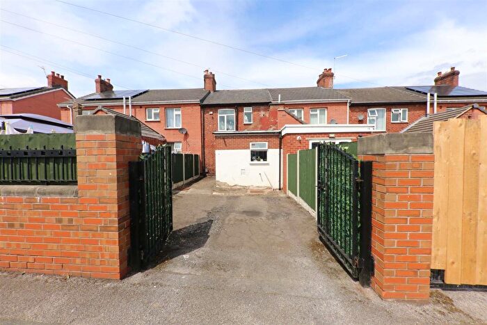 3 Bedroom Terraced House For Sale In South Street, Highfields, Doncaster, DN6