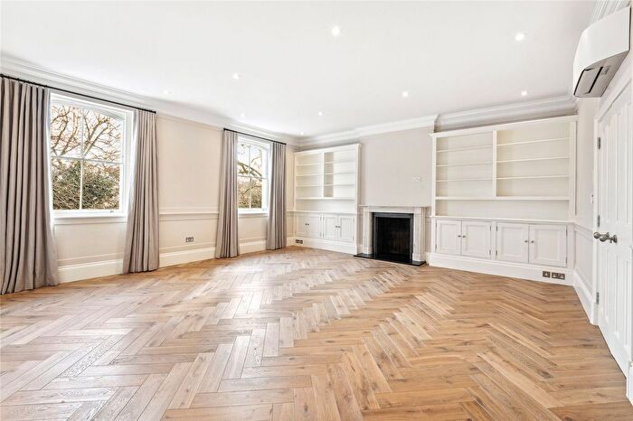 4 Bedroom Flat To Rent In Onslow Square, London, SW7