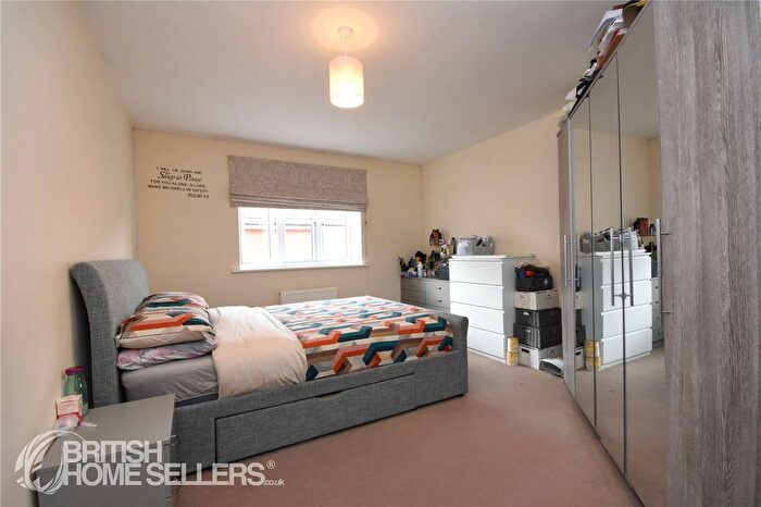 2 Bedroom Detached House For Sale In Cowlin Mead, Chelmsford, Essex, CM1