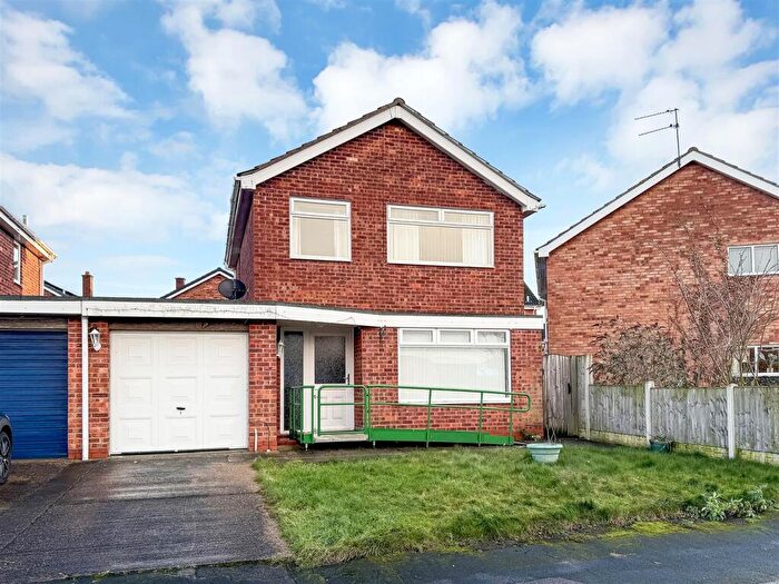 3 Bedroom Link Detached House For Sale In Willow Close, Radcliffe-On-Trent, Nottingham, NG12