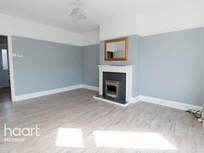 3 Bedroom Terraced House To Rent In St Leonards Avenue, Chatham, ME4