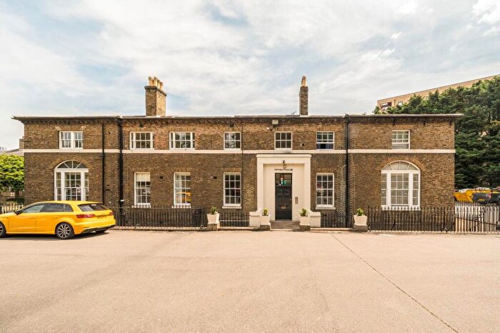 2 Bedroom Apartment For Sale In Connaught Mews, Woolwich, SE18