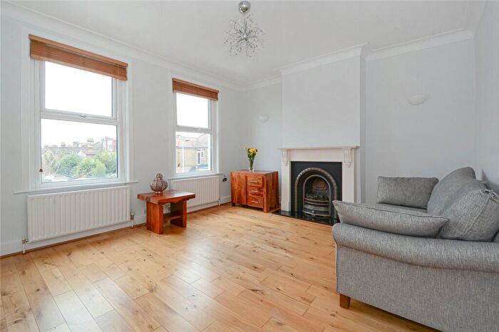 1 Bedroom Flat For Sale In Victoria Road, Walthamstow, London, E17
