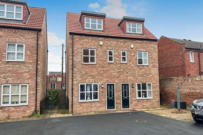 3 Bedroom Semi-detached House To Rent In Millgate Court, Selby, YO8