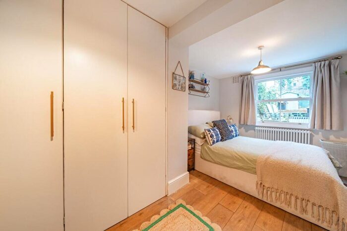 2 Bedroom Flat For Sale In Devonshire Road, Forest Hill, SE23