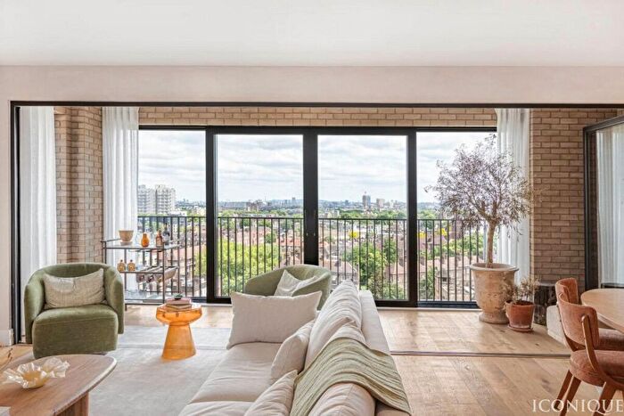 2 Bedroom Flat For Sale In Albert Embankment, London, SE1
