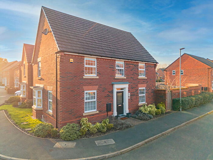 4 Bedroom Detached House For Sale In Edgefield Close, Redditch, B98