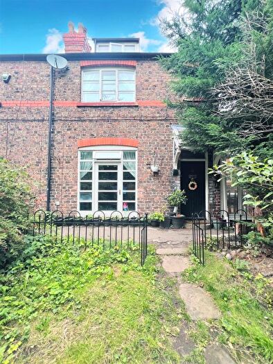 3 Bedroom Cottage For Sale In Little Bongs, Liverpool, L14