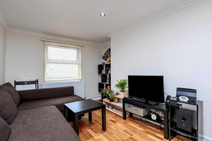 2 Bedroom Flat To Rent In Ilderton Road, Bermondsey, SE15