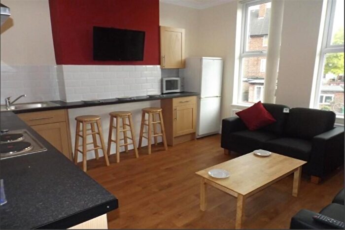 3 Bedroom Terraced House To Rent In Peveril Street, NG7