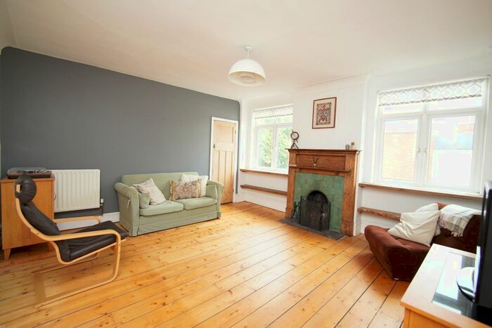 3 Bedroom Flat To Rent In Cheltenham Road, Montpelier, Bristol, BS6