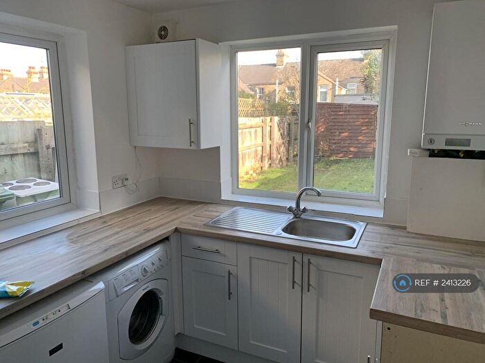 4 Bedroom End Of Terrace House To Rent In Thoday Street, Cambridge, CB1