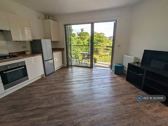 1 Bedroom Flat To Rent In Wey Corner, Guildford, GU1