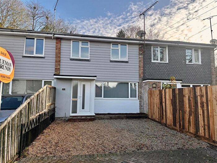 3 Bedroom Terraced House For Sale In Red Lion Lane, Farnham, GU9