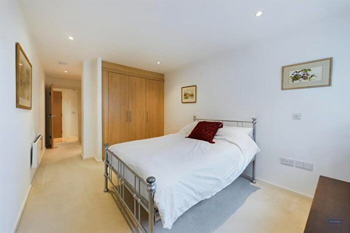 2 Bedroom Apartment For Sale In Sirocco, Channel Way, Southampton, SO14
