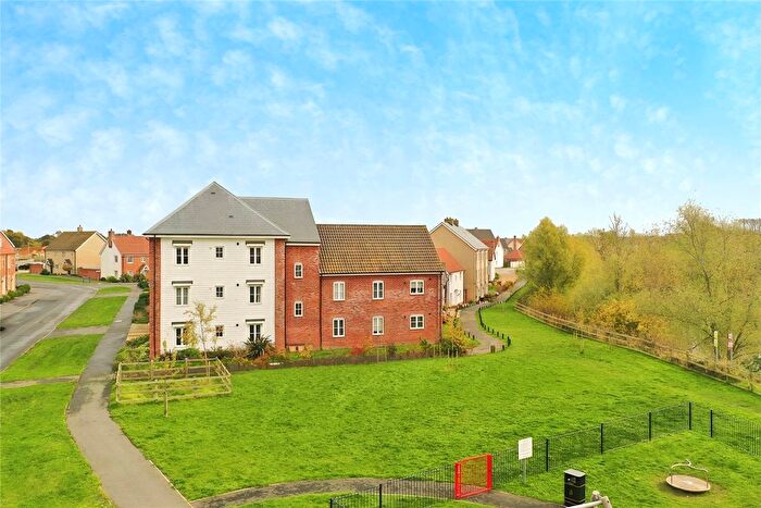 2 Bedroom Flat For Sale In Heron Rise, Wymondham, Norfolk, NR18