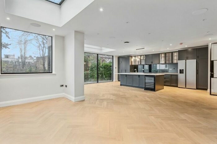 5 Bedroom Semi-Detached House To Rent In Beresford Avenue, Twickenham, TW1