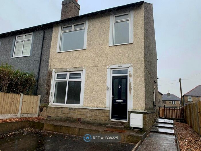 3 Bedroom Semi-Detached House To Rent In Newsome Road, Huddersfield, HD4