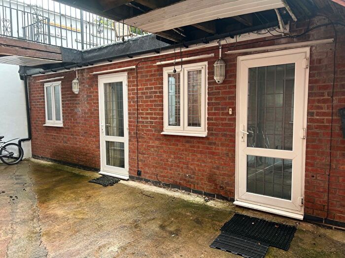 2 Bedroom Flat To Rent In Birmingham Road, Walsall, WS5