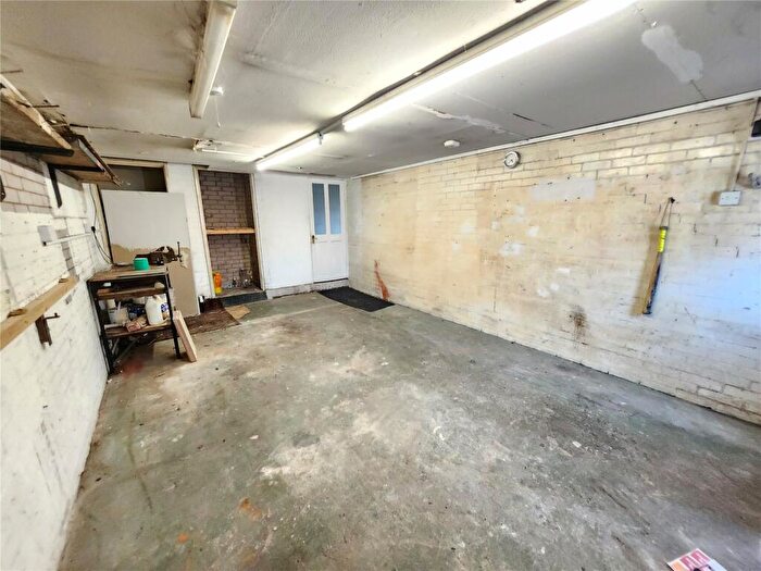 3 Bedroom Town House For Sale In Balfour, Tamworth, Staffordshire, B79