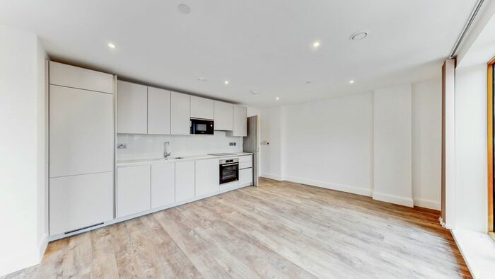 4 Bedroom Flat To Rent In Monarch Apartments, High Road, Willesden NW10