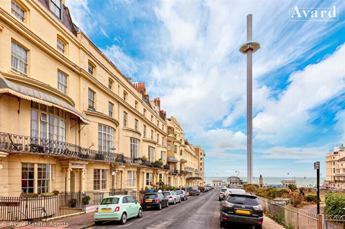 1 Bedroom Apartment For Sale In Regency Square, Brighton, BN1
