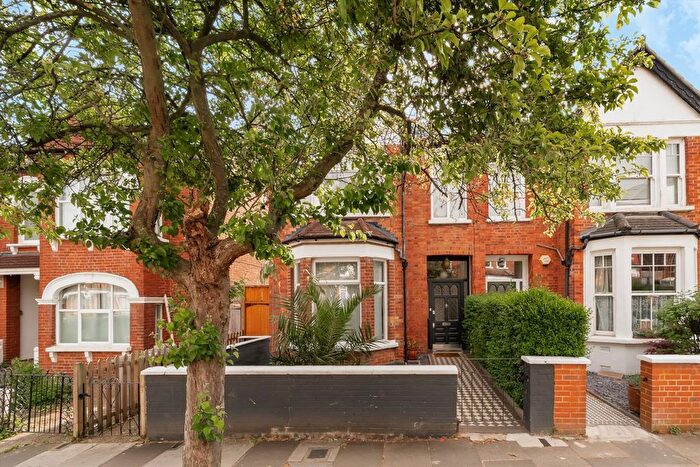 6 Bedroom Flat To Rent In Cranhurst Road, Willesden Green, NW2