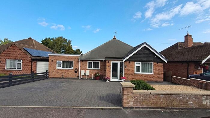 2 Bedroom Detached Bungalow For Sale In Ambergate Drive, Birstall, LE4
