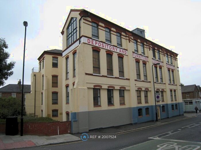 3 Bedroom Maisonette To Rent In Wilton House, London, W13