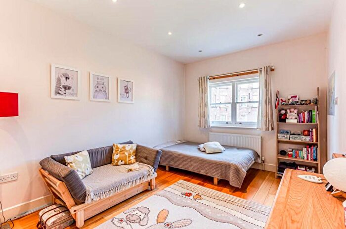 Studio To Rent In Denmark Hill, Camberwell, London, SE5