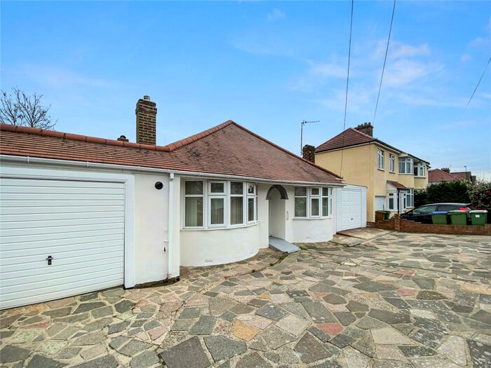 4 Bedroom Bungalow To Rent In Heversham Road, Bexleyheath, DA7