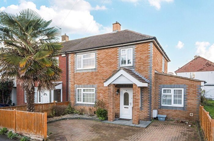 3 Bedroom End Of Terrace House For Sale In Pennine Road, Millbrook, Southampton, Hampshire, SO16
