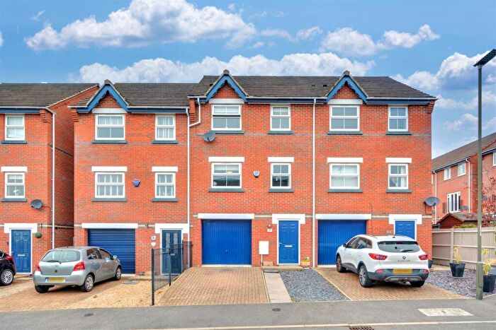 4 Bedroom Terraced House For Sale In Greenhalgh Crescent, Ilkeston, DE7